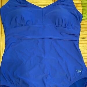 Women’s 1 Piece Size 18 Blue Speedo Bathing Suit